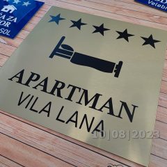 Tabla za studio apartman – zlatna brušena