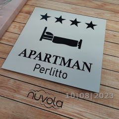 Tabla za apartman – srebrna